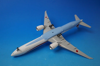 1:200 B777-300ER JASDF Japanese Government #80-1111 JG20108 ANA airplane model