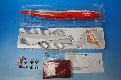 1:200 B747-8 Boeing House Color ROLLOUT Wing Flight Attitude *Registration Number Not Assigned 4050 Hogan airplane model