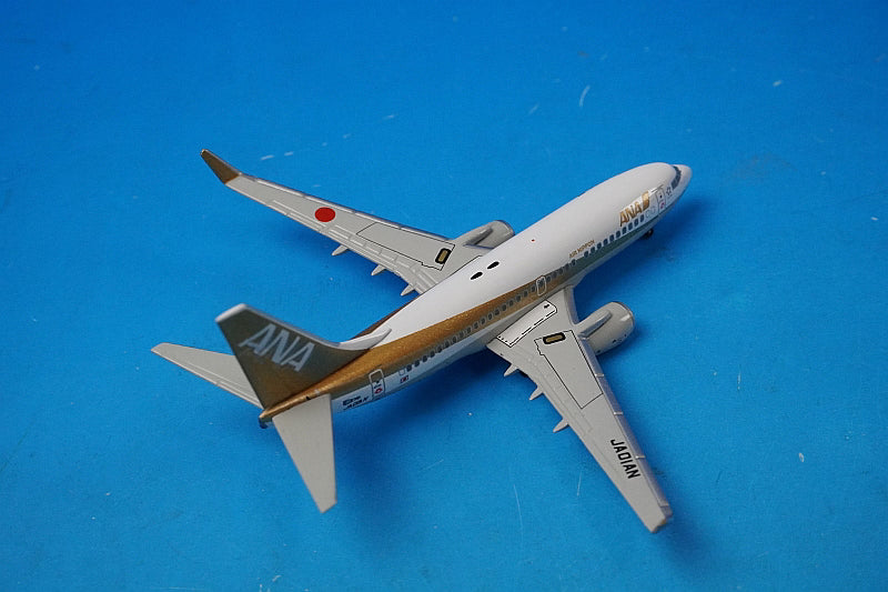 1:400 B737-700 ANA Gold Jet JA01AN NH40029 ANA