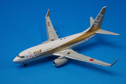 1:400 B737-700 ANA Gold Jet JA01AN NH40029 ANA