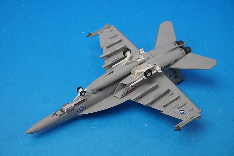 1:200 F/A-18F USN VFA-154 Black Knights NG101 6146 Hogan airplane model