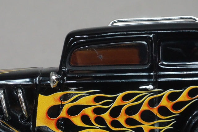 1:43 MINICHAMPS 400142260 American Hot Rod Black with flames