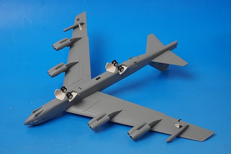 1:200 B-52H U.S. Air Force 5th Bomb Wing 69th Bomb Squadron Nighthawks POW/MIA #60018 558440 Herpa airplame model