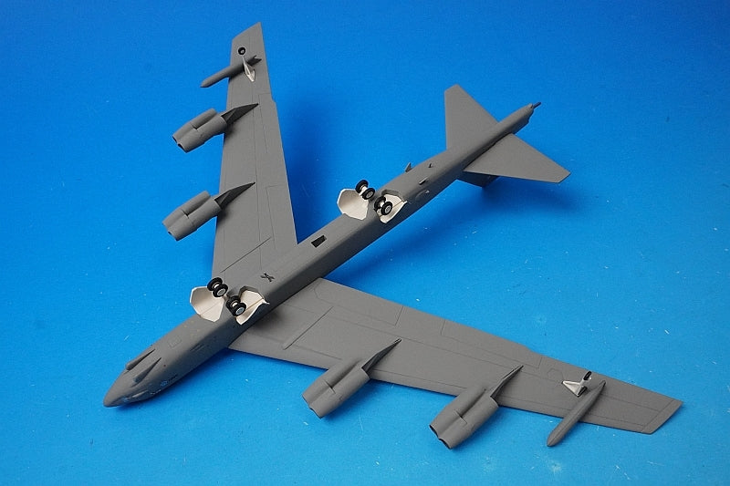 1:200 B-52H Stratofortress USN 2nd Bombardment Wing Barksdale Field  Memphis Belle IV #60-0001 557351 Herpa airplane model