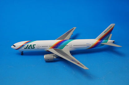 1:400 B777-200 JAS Rainbow Seven JA8977 55050 Gulliver airplane model