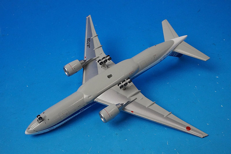 1:400 B777-200 ANA JA713A NH40022 ANA airplane model