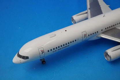 1:200 C-32B B757-200 USAF 02-5001 IFC32USAF02 INFLIGHT