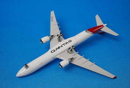 1:400 A330-300 Qantas New Paint VH-QPJ 04115 Phoenix airplane model
