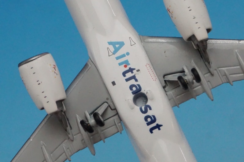 1:400 A321neo Air Transat C-GOIF XX4183 JC Wings airplane model