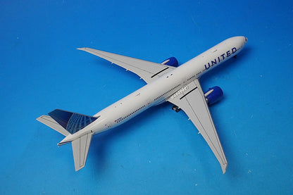 1:400 B777-300ER United N2352U 73008 NG Model airplane model