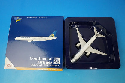 1:400 B777-200ER Continental Airlines N27015 GJCOA1024 Gemini airplane model