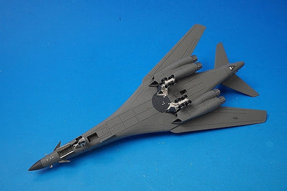 1:200 B-1B Lancer USAF 34th Bomb Wing Thunderbirds Ellsworth Air Force Base #86-0115 558679 Herpa airplane model