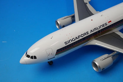 1:200 A310-300 Singapore 9V-STP EW2313001 JC Wings airplane model
