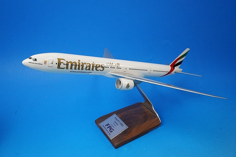 1:200 B777-300ER Emirates A6-EPM Pacmin airplane model