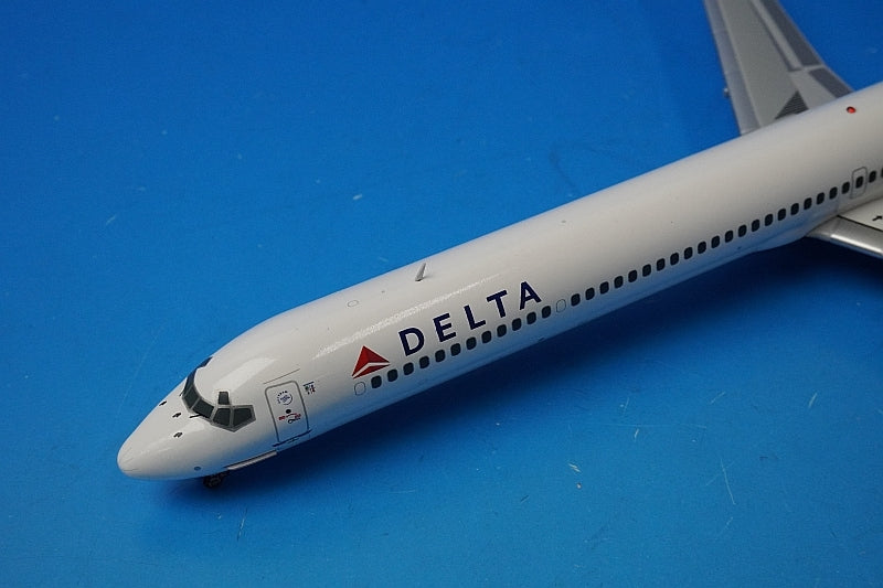 1:200 MD-90 Delta N904DA G2DAL719 Gemini airplane model