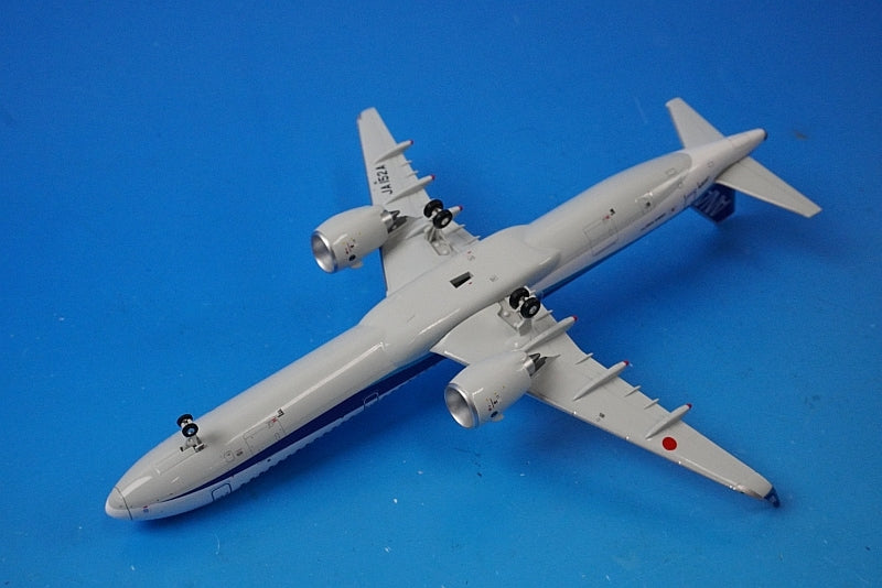 1:200 A321neo ANA WiFi Radome with Gear JA152A NH20190 ANA airplane model