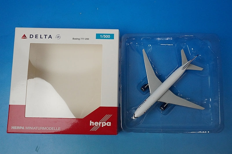 1:500 B777-200 Delta N866DA 529839 Herpa airplane model