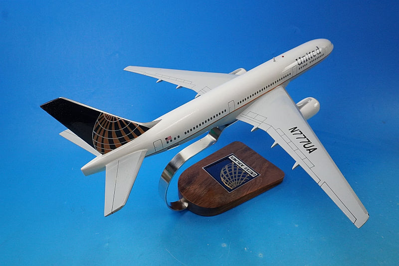 Total length 43.5cm total width 41cm B777-200 United Airlines N777UA solid model manufacturer unknown airplane model