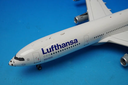 1:200 Boeing A340-300 Lufthansa Football D-AIGS B-LH340-001 B-Models airplane model