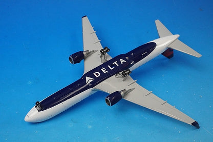 1:200 B767-300ER Delta N174DZ G2DAL683 Gemini airplane model