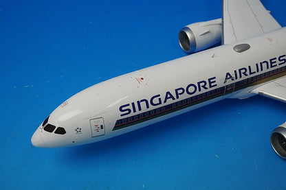 1:200 B787-10 Singapore 9V-SCN L2038 SQ Wings airplane model