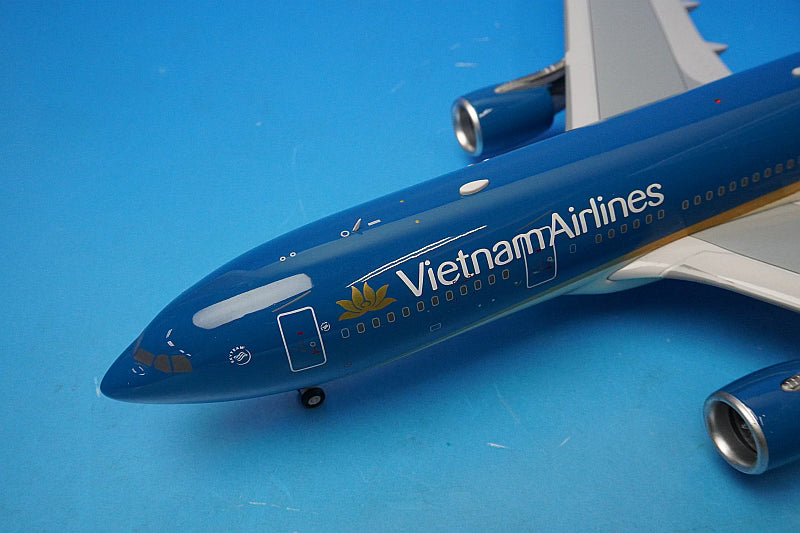 1:200 A330-200 Vietnam VN-A376 Inflight