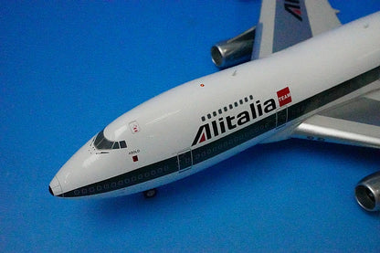 1:200 B747-200 Alitalia I-DEMY IF7420518 Inflight airplane model