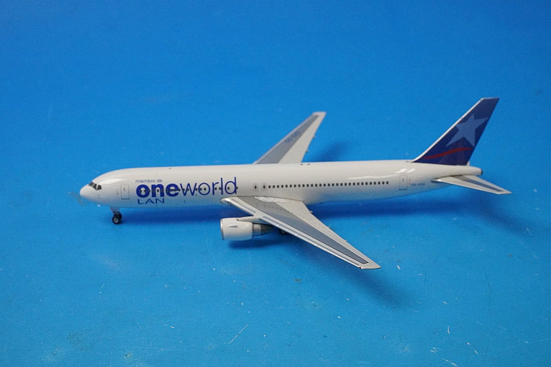 1:400 B767-300 LAN Chile Oneworld CC-CXJ 10399 Phoenix