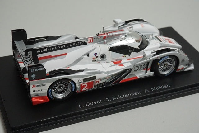 1:43 SPARK 43LM13 Audi R18 e-tron quattro Le Mans Winner 2013 #2 model car