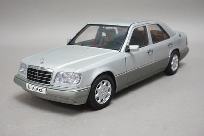 1:18 AUTOart 76271 Mercedes Benz E-Class (E320) Limousine 1995 model car