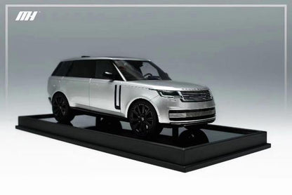 MOTORHELIX 1:18 Land Rover Range Rover Silver Limited to 149 units