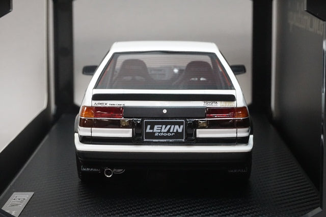 1:18 ignition model IG0552 Toyota Corolla Levin 2Door GT Apex (AE86) White / Black