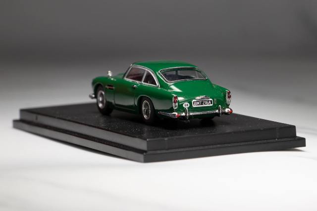 DCM 1:64 Aston Martin DB5 Green