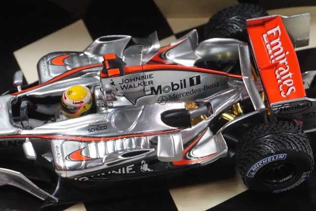 1:43 MINICHAMPS 530064384 McLaren Mercedes MP4-21 2006 L.Hamilton model car