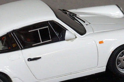 1:43 SPARK S0964 Porsche Carrera 4 RS Lightweight White