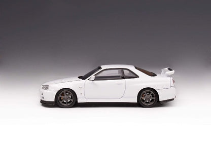 M63402 MOTORHELIX 1:64 Nissan Skyline GT-R R34 V Spec II Pearl White