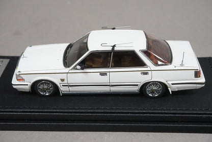 1:43 ignition model IG1304 NISSAN CEDRIC 4 door Hardtop Brougham VIP White