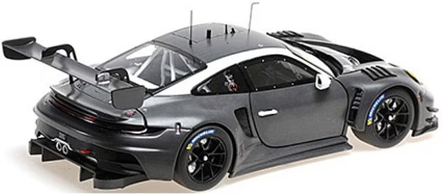 110246000 MINICHAMPS 1:18 Porsche 911 (992) GT3 R Carbon/Custom Version