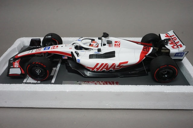 1:18 MINICHAMPS 117220120 Haas F1 Team VF-22 Bahrain GP 2022 K.Magnussen #20