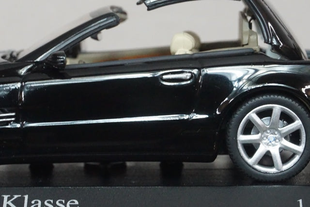 1:43 MINICHAMPS 400032032 Mercedes Benz SL Klasse 2001 Black