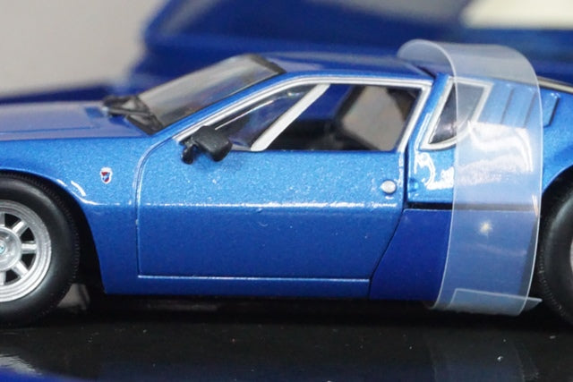 1:43 MINICHAMPS 436127122 De Tomaso Mangusta 1969 Blue Metallic