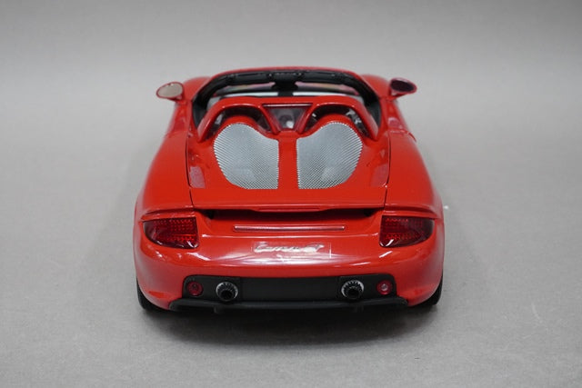 1:18 MINICHAMPS 100062630 Porsche Carrera GT 2004 Red