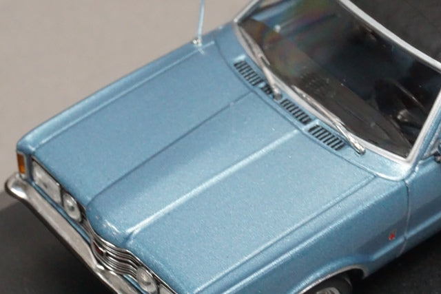 1:43 MINICHAMPS 400081320 Ford Taunus Coupe 1970 Light Blue Metallic