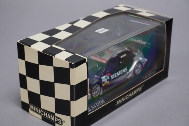 1:43 MINICHAMPS 400051418 Audi A4 DTM 2005 R.Capello #18