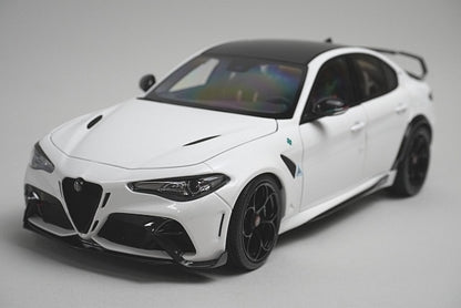 M89006 MOTORHELIX 1:18 Alfa Romeo Giulia GTAm Trophy White model car