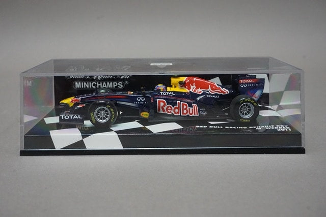 1:43 MINICHAMPS 410110002 Red Bull Racing Renault RB7 2011 #2 M.Webber model car