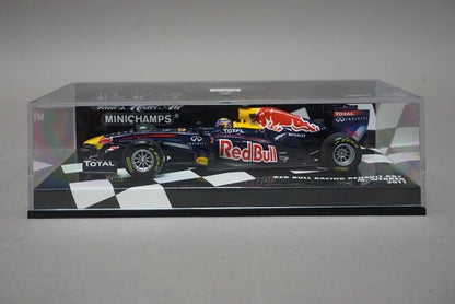 1:43 MINICHAMPS 410110002 Red Bull Racing Renault RB7 2011 #2 M.Webber model car
