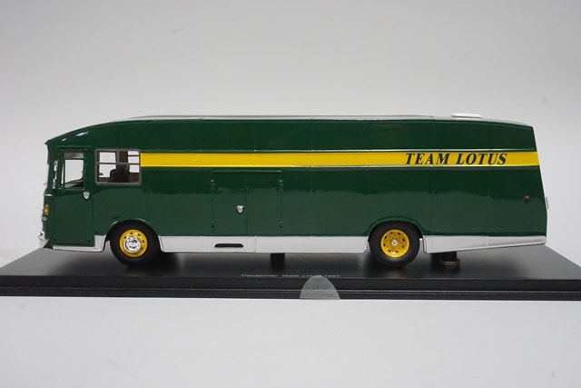 1:43 SPARK S0287 Lotus Transporter 1967 model car