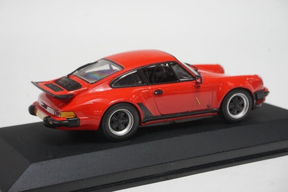 1:43 MINICHAMPS 430069000 Porsche 911 Turbo 1977 Red model car