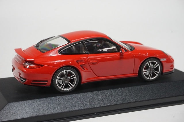 1:43 MINICHAMPS 400069000 Porsche 911 Turbo 2010 Red model car